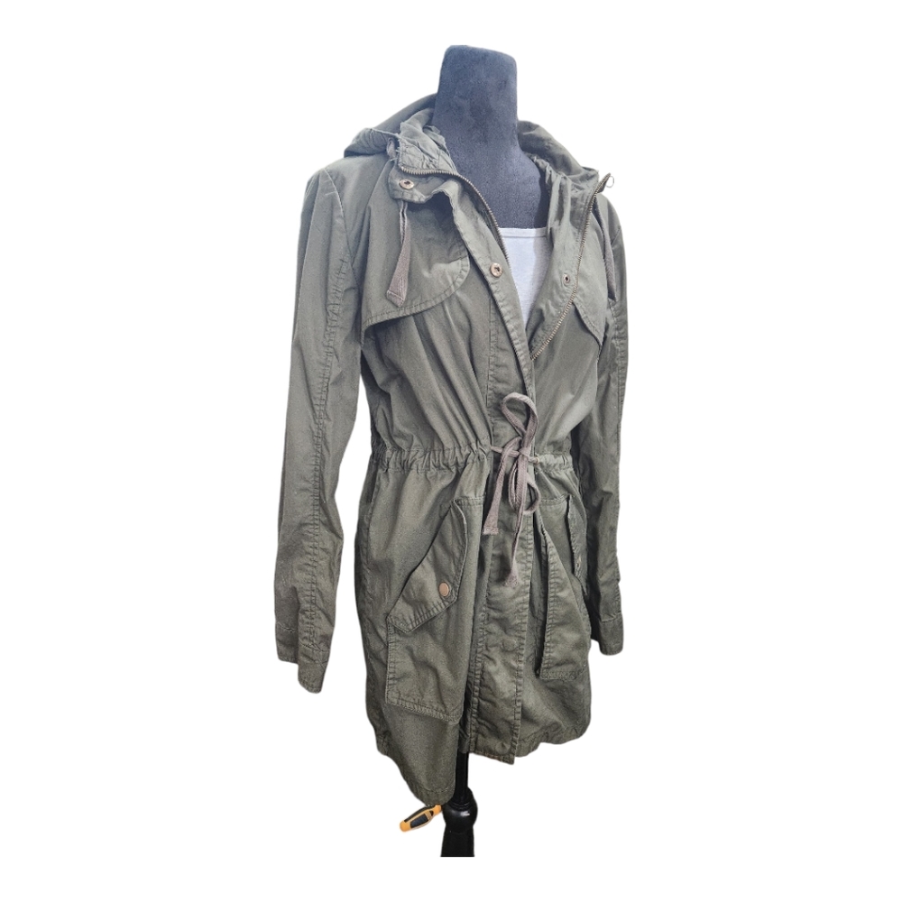 Tobi The Difference Hooded Trench Anorak in Olive